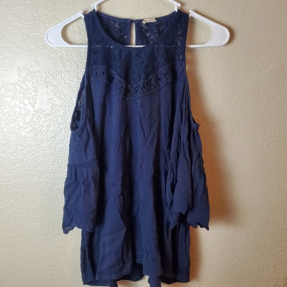 Hollister Blue Cold Shoulder Floral Boho Top - Picture 1 of 4